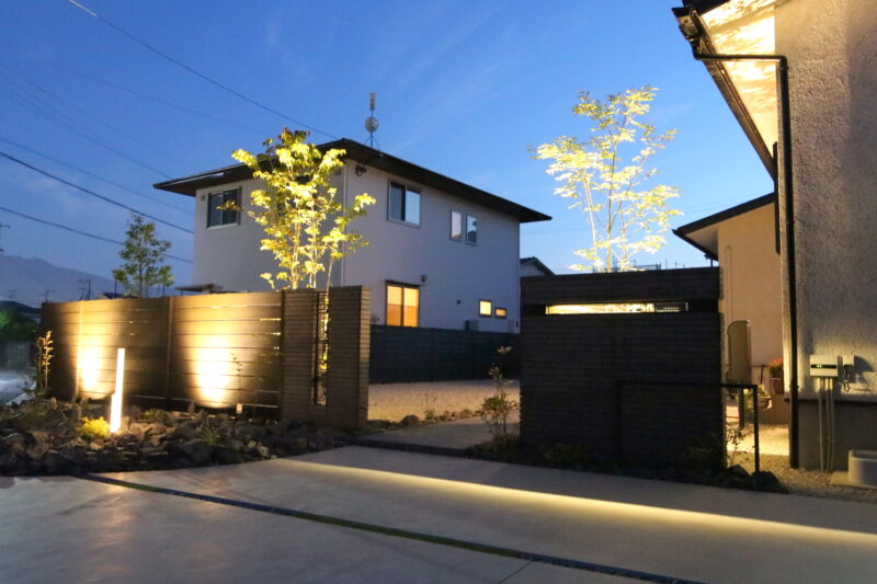 シャープなラインが際立つボーダーデザイン　愛媛県 新居浜市 外構 エクステリア工事